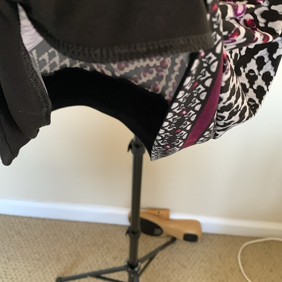 WHBM NWOT tunic top. Excellent condition - Picture 4 of 5